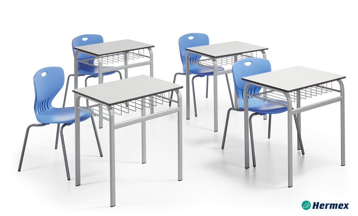 aula-de-primaria-sillas-y-pupitres