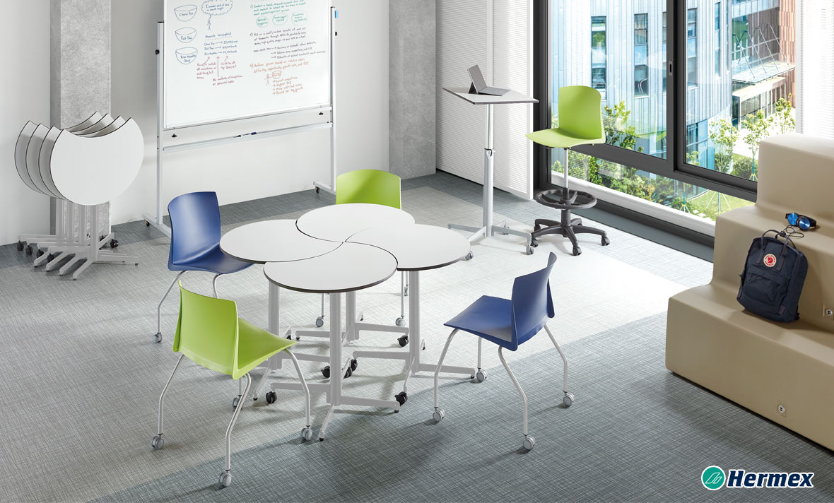 aulas-de-emprendimiento-pupitres-abatibles-sillas